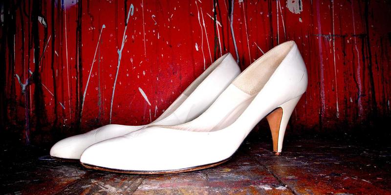 从品牌策略到视觉落地：零基础掌握标识设计的完整教程