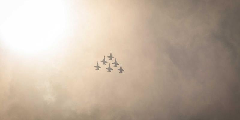 品牌策划新维度：LOGO设计与品牌形象如何通过材质工艺创造感官记忆